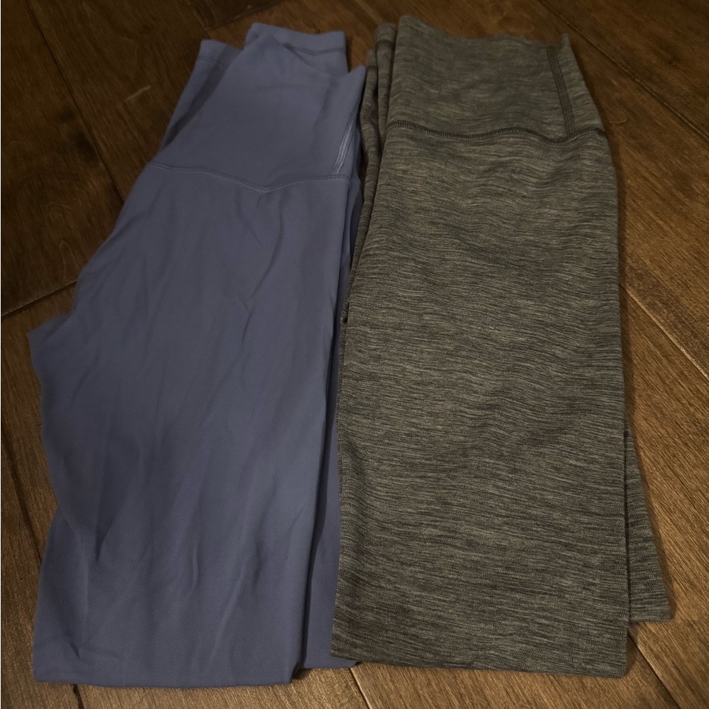 Bundle of 2 Lululemon Align HR Leggings
28" - Size 2 in gray and blue